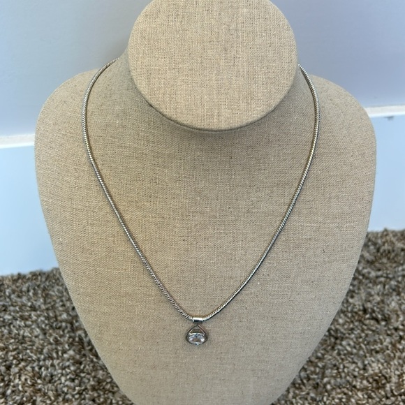 Anthropologie Crystal Oval Pendant Necklace NEW with Tags - Picture 3 of 5